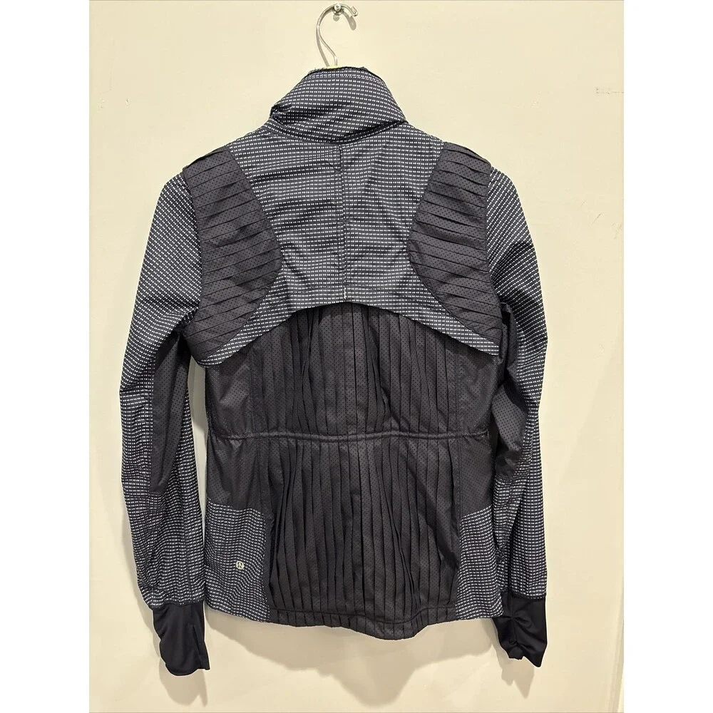 Lululemon Vent It Out Jacket Double Dot Navy Blue Lullaby / Navy Blue Size 6 - Picture 8 of 14